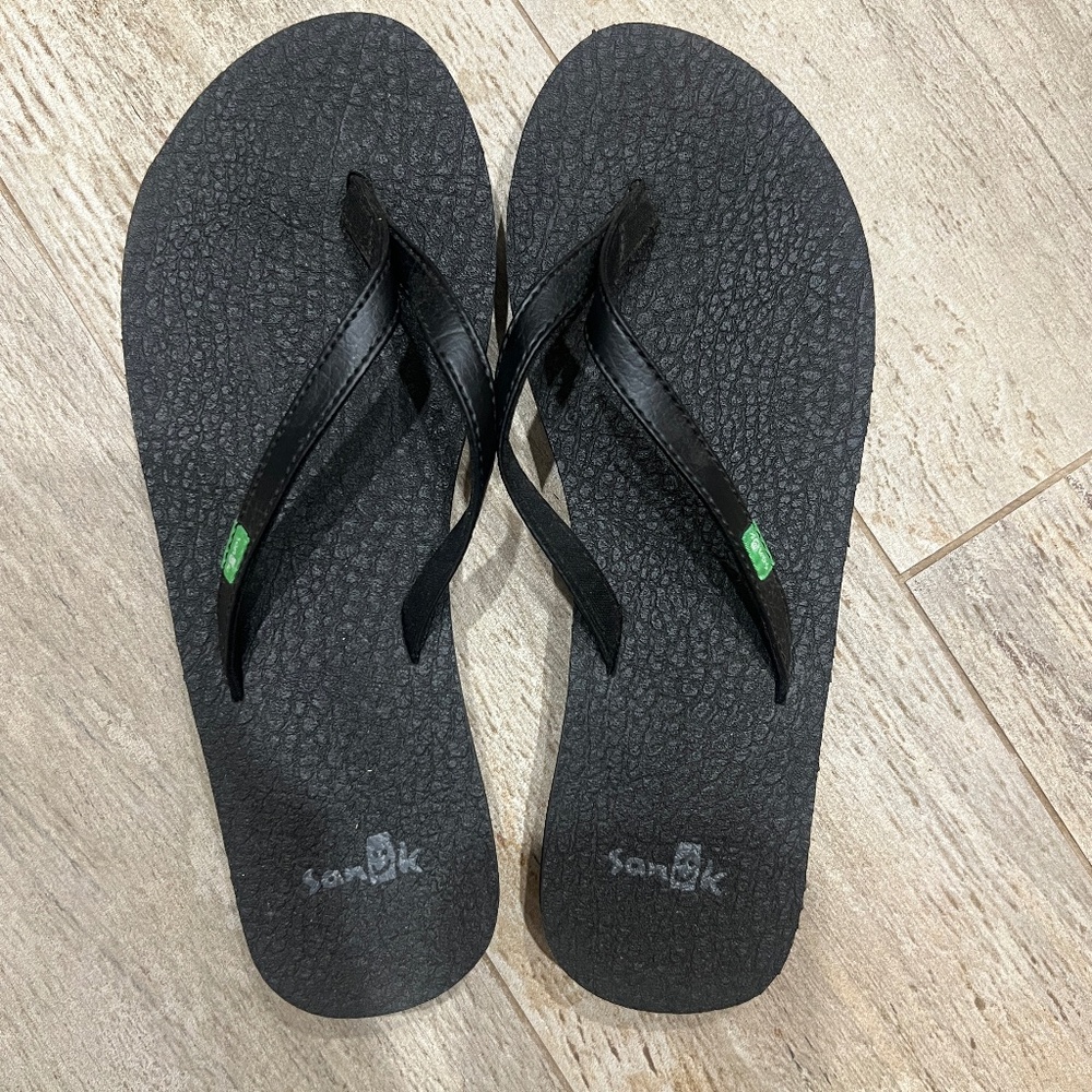 Sanuk Black Flip Flops